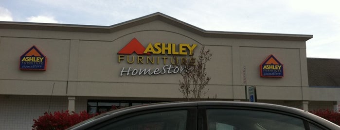 Ashley HomeStore is one of สถานที่ที่ Andrea ถูกใจ.