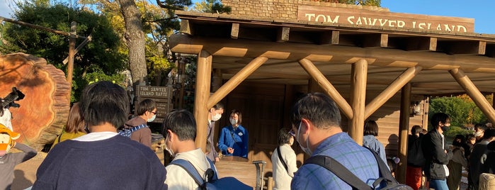 Tom Sawyer Island Rafts is one of 🍩 님이 좋아한 장소.