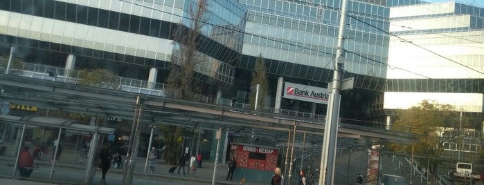 Bank Austria TZ is one of Danis'in Beğendiği Mekanlar.