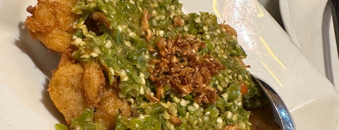 Dharma Kitchen Vegetarian Resto & Café is one of jakarta.