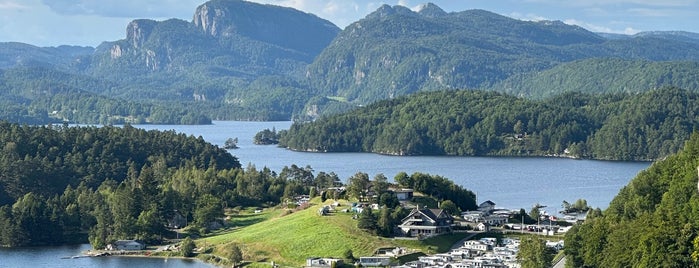 Flekkefjord is one of Norske byer/Norwegian cities.