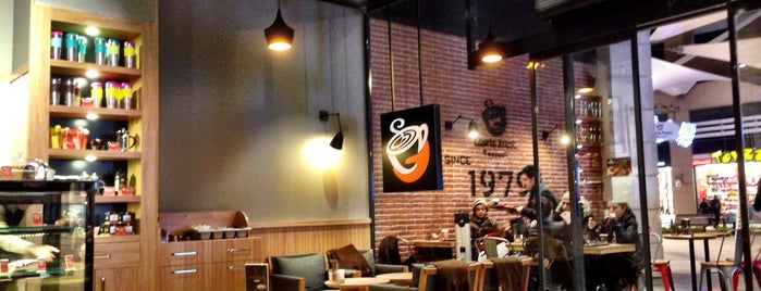 Gloria Jean's Coffee's is one of Tempat yang Disukai Engin.