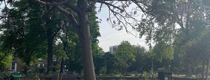 De Beauvoir Square is one of gardens.