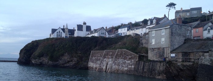 Port Isaac Harbour is one of Lugares favoritos de Carl.