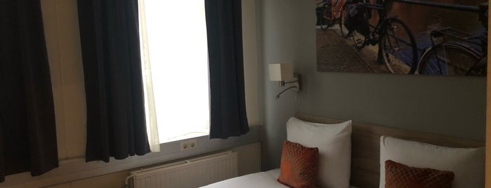 Amsterdam Teleport Hotel is one of Orte, die Dmitry gefallen.