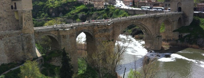 Puente de San Martín is one of Castilla la Mancha.