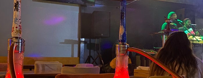 Uploft Cafe Bistro is one of Istanbul Shisha ( Nargile ).