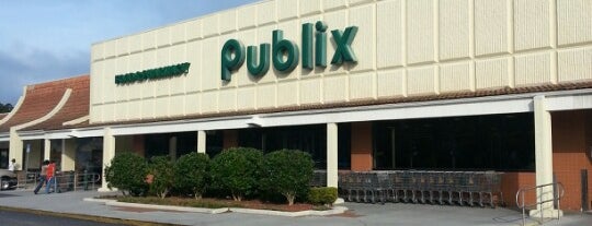 Publix is one of Orte, die Josh gefallen.