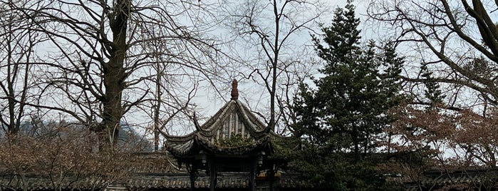 Dujiangyan Scenic Area is one of Chengdu.