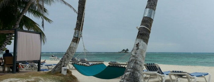 Playa De Cocoplum is one of San Andres.