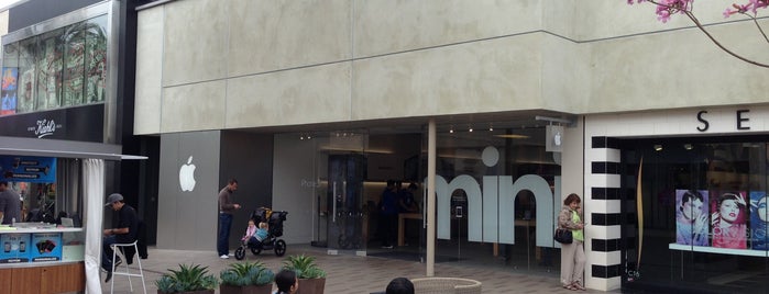 Apple UTC is one of The 9 Best Electronics Stores in San Diego.