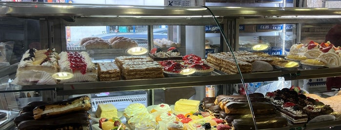 The Happening Bagel Bakery is one of Locais salvos de Dan.