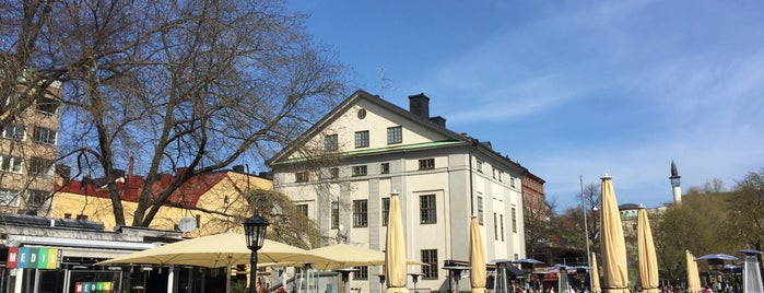 Södermalm is one of Estocolmo.