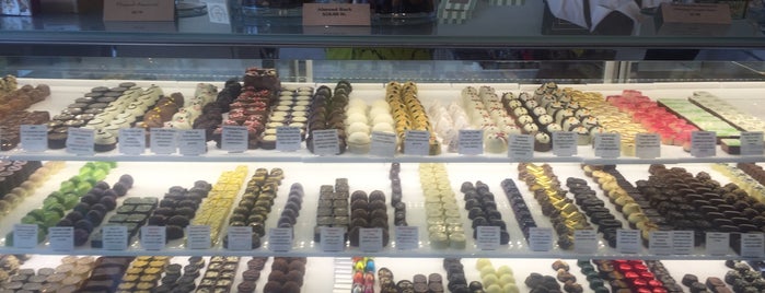 Beacon Hill Chocolates is one of Lieux qui ont plu à miamism.