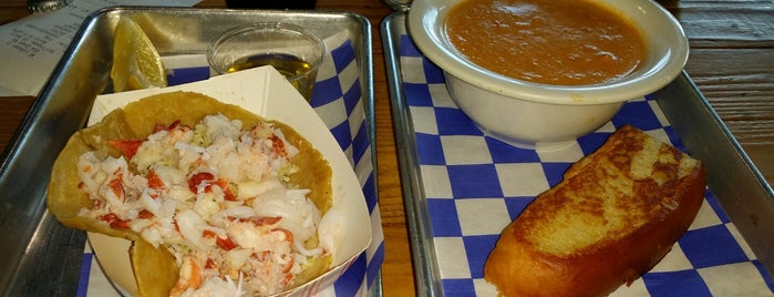 New England Lobster Market & Eatery is one of JJ : понравившиеся места.