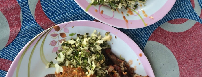 Nasi Kerabu Ayam Bakar is one of Worth Trying in Terengganu.