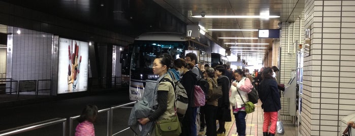 Yokohama City Air Terminal (YCAT) is one of 駅　乗ったり降りたり.