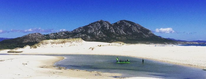 Monte Louro is one of Costa da Morte en 2 días.