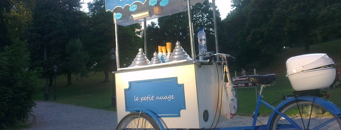 Le petit nuage is one of Brussels.