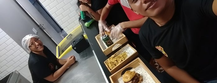 Fry Day Burger is one of Trash Food - Melhores!.