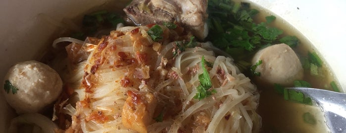 ข้าวซอยป้าหอม is one of เชียงใหม่_5_noodle.
