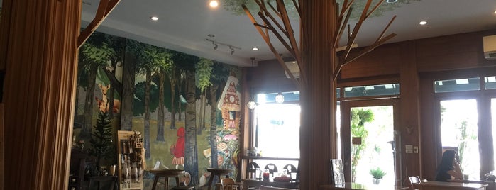 Into the Woods Café is one of Chiang Mai working cafes.
