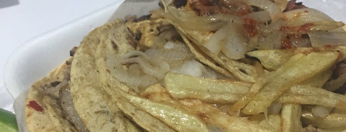 Los Tacos del Papi is one of DF.