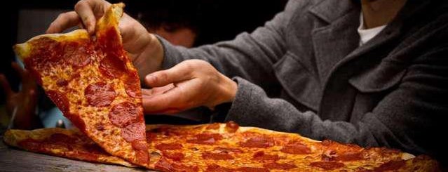Pizza Mercato is one of Posti che sono piaciuti a Jodi.