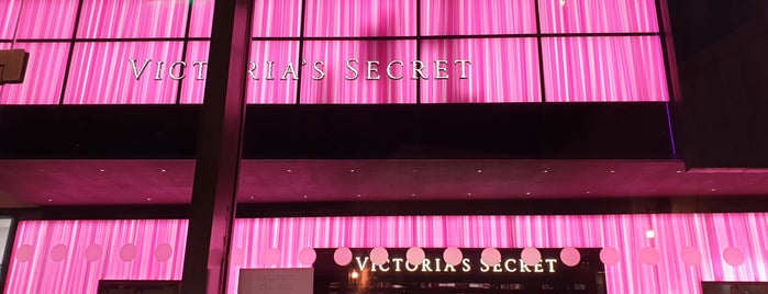 Victoria's Secret is one of Melleさんのお気に入りスポット.
