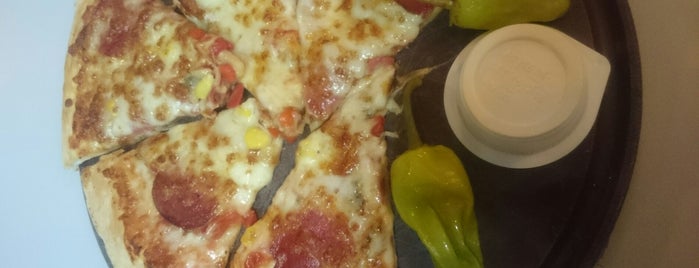 Papa John's Pizza is one of ⛵️surfer'in Beğendiği Mekanlar.