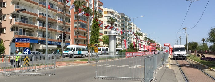 Barbaros Tramvay Durağı is one of สถานที่ที่ Semih ถูกใจ.