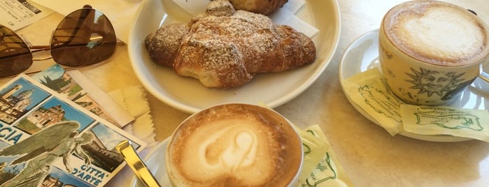 Gelateria Caffè Danesi is one of Posti che sono piaciuti a Sandybelle.