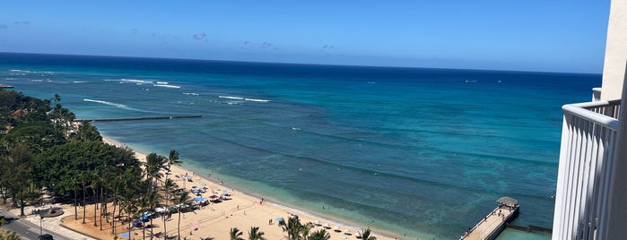 Park Shore Waikiki is one of Mid Century Hawai’i.