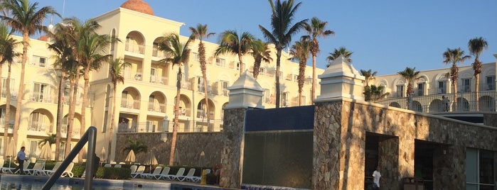 Riu Palace Beachside Pool is one of Luis Claudioさんのお気に入りスポット.