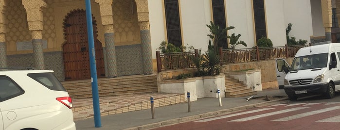 Mosquée Al Saoud is one of Orte, die Dmitriy gefallen.
