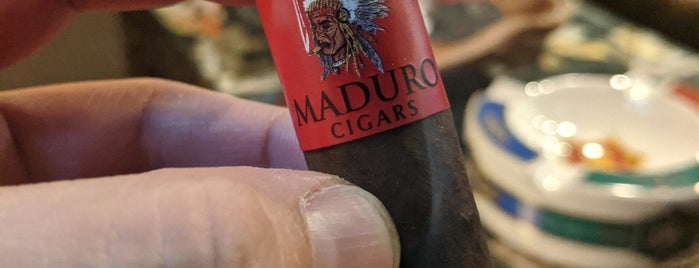 Maduro Cigar Lounge & Patio is one of Hookah.