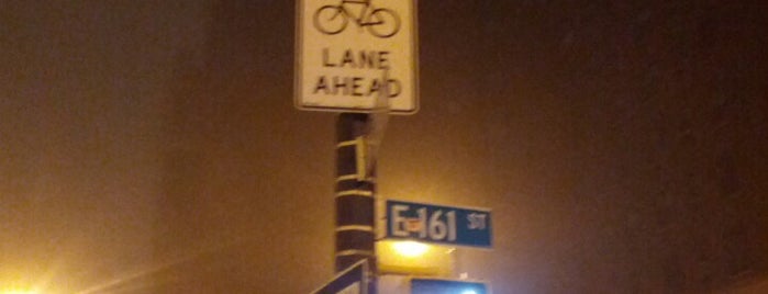 Grand Concourse Bike Lane, NYC Cycling is one of Lugares favoritos de Erica.