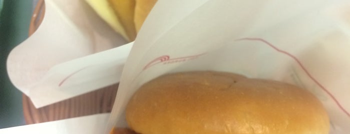 MOS Burger is one of お気に入り.
