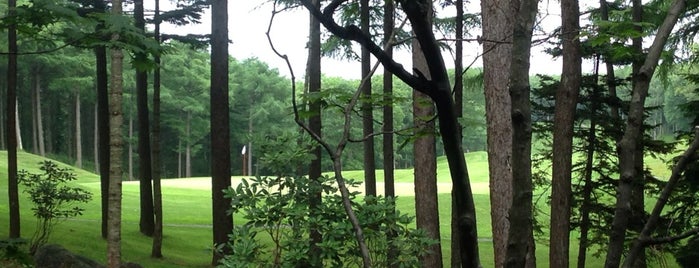 ニドムクラシックゴルフコース is one of สถานที่ที่ Atsushi ถูกใจ.