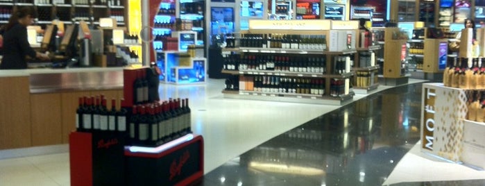 Duty Free - Terminal 2 is one of Posti che sono piaciuti a Eric.