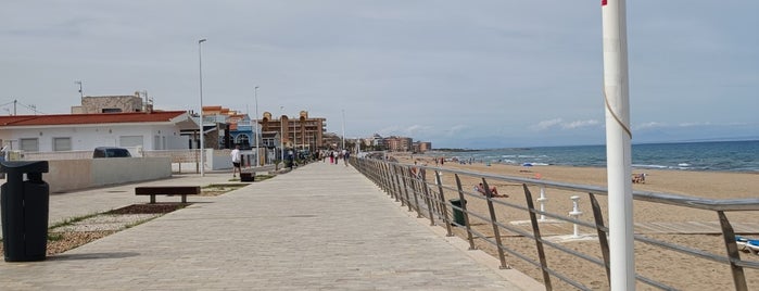 Playa de La Mata is one of Ali-Au.
