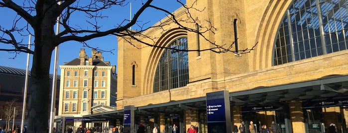 King's Cross Square is one of Londres de boas.