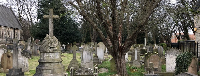 South Ealing Cemetery is one of London Cemeteries.