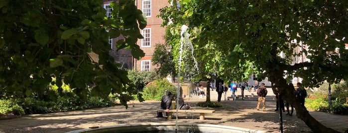 Fountain Court is one of Discover London.