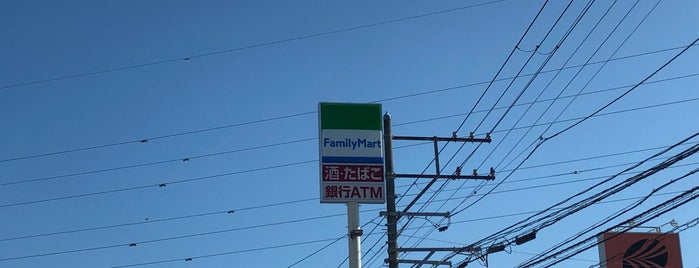 FamilyMart is one of Tempat yang Disukai Shin.