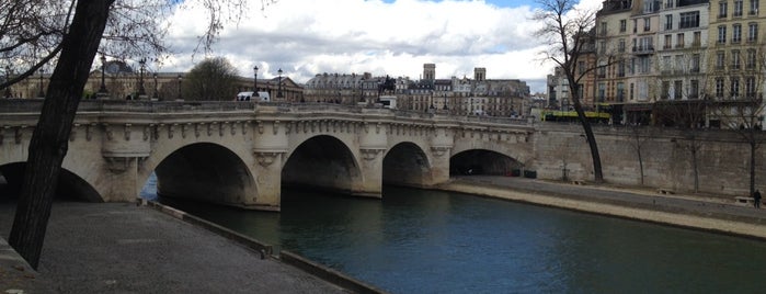 Puente Nuevo is one of Paris for Lovers.