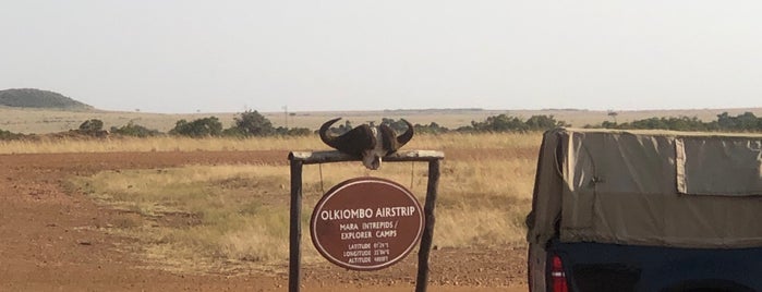 Ol Kiombo Airstrip is one of Rob'un Beğendiği Mekanlar.