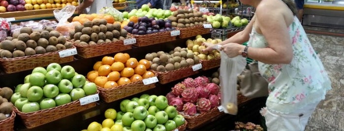 Mercadinhos São Luiz is one of Locais de Fortaleza.