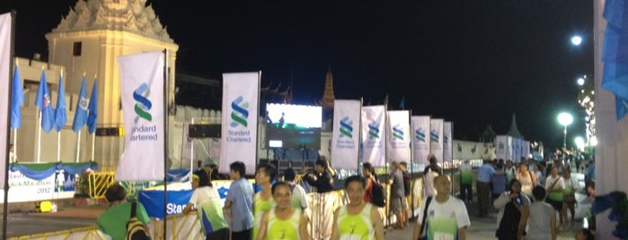 Standard Chartered Bangkok Marathon 2015 is one of Dmitriy'in Beğendiği Mekanlar.