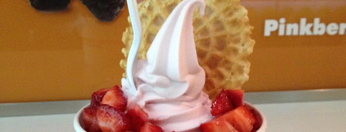 Pinkberry is one of Lugares favoritos de Fernando.